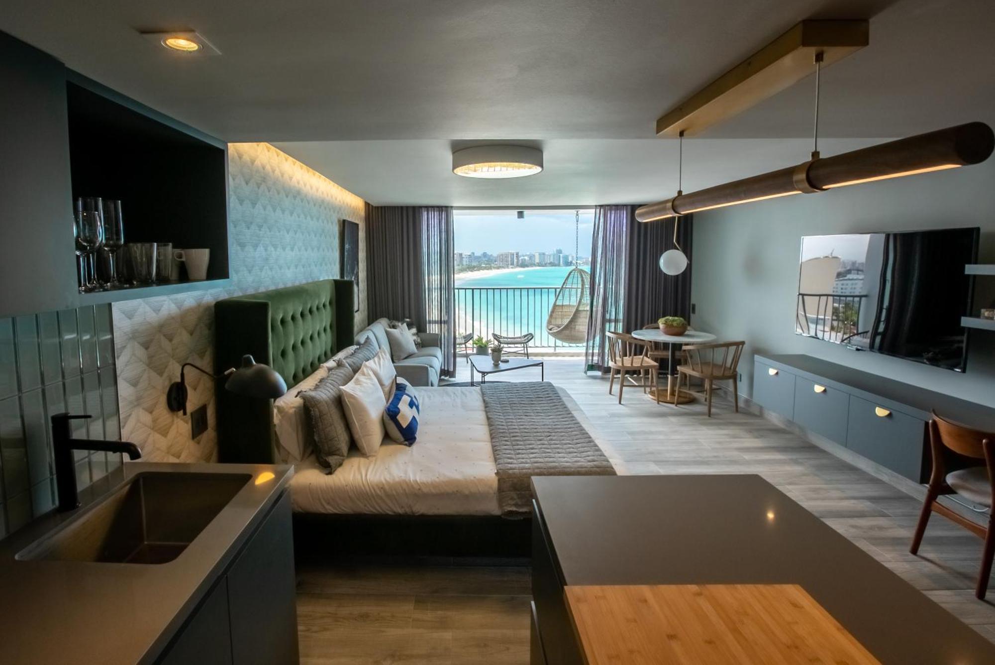Ocean View Deluxe Suite: Pvt. Beach & Pool Сан-Хуан Экстерьер фото